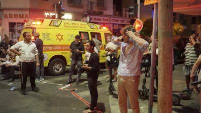 Хуситы нанесли удар по Тель-Авиву - ru.euronews.com - Израиль - Тель-Авив - Хамас