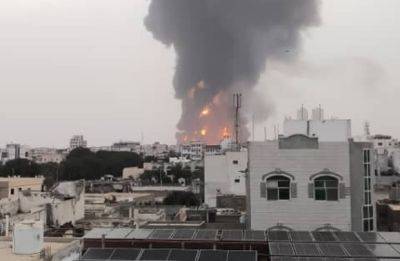 Очевидцы: в Ходейда на улицах - трупы убитых боевиков, пожары никто не тушит - mignews.net - Израиль - Йемен