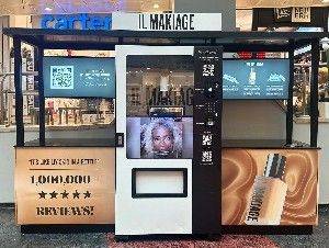 Не только чипсы и напитки: в Израиле появился первый автомат для продажи косметики - isra.com - Израиль - Тель-Авив - Сша