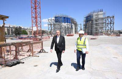 Ильхам Алиев - Мехрибан Алиева - Президент Ильхам Алиев ознакомился со строительными работами в Парке Победы в Баку (ФОТО) - trend.az - Азербайджан - Президент