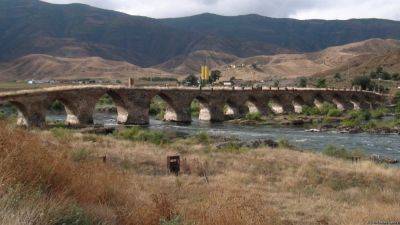 Международные путешественники посетили Худаферинский мост (ФОТО) - trend.az - Сша - Азербайджан - район Джебраильский - район Физулинский