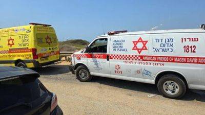 4 человека утонули на пляжах Израиля, купание опасно из-за бурных течений - vesty.co.il - Израиль - Тель-Авив - Молдавия