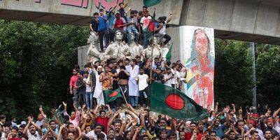 Восстание в Бангладеш: премьер-министр подала в отставку и покинула страну, протестующие ликуют - detaly.co.il - Бангладеш - Дакка