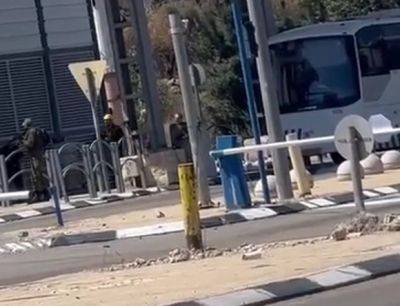 Видео: момент нападения террориста на въезде в Иерусалим - mignews.net - Иерусалим