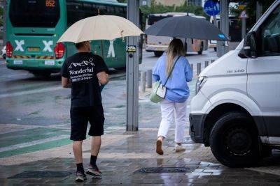 В Израиле пролился первый осенний дождь - за три недели до осени - news.israelinfo.co.il - Израиль - Тель-Авив