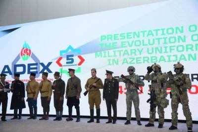 На выставке ADEX в Баку продемонстрированы военные формы армии Азербайджана с 1918 года по настоящее время (ФОТО/ВИДЕО) - trend.az - Азербайджан - На